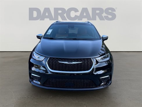 New 2026 Chrysler Pacifica Pinnacle image 2