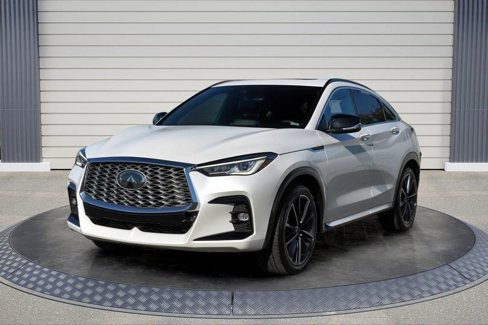 Used 2024 INFINITI QX55 Luxe image 3