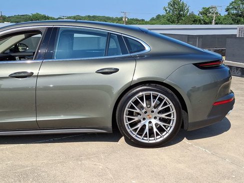 New 2025 Porsche Panamera 4 image 9