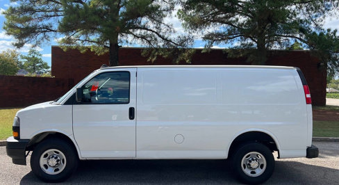 Used 2021 Chevrolet Express 2500 w/ Driver Convenience Package image 5