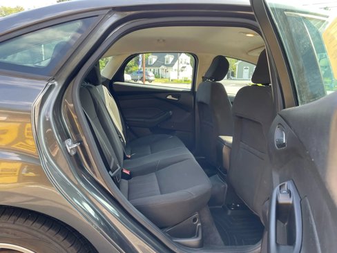 Used 2015 Ford Focus SE image 31