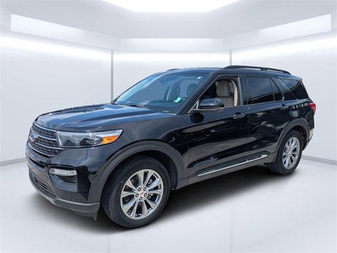 Used 2023 Ford Explorer XLT w/ Equipment Group 202A image 7