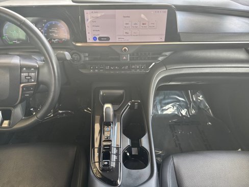 Used 2024 Toyota Crown Limited image 9