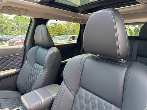 New 2025 Mitsubishi Outlander SEL image 26