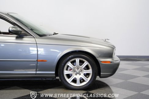 Used 2004 Jaguar XJ8 image 30
