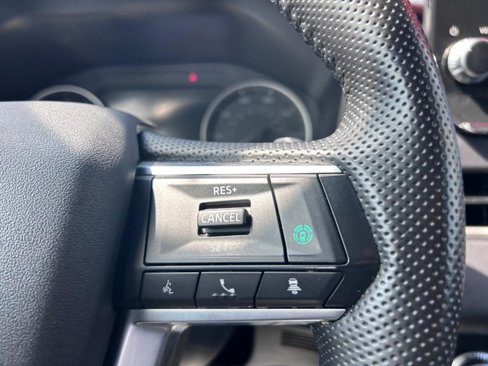 Used 2024 Mitsubishi Outlander AWD image 12