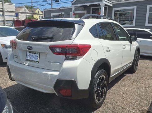 Used 2022 Subaru Crosstrek 2.0i image 5