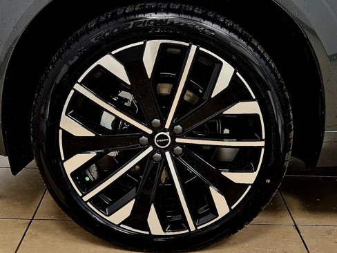 New 2026 Volvo XC60 B5 Ultra w/ Climate Package image 50