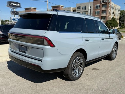 New 2025 Lincoln Navigator Reserve image 3