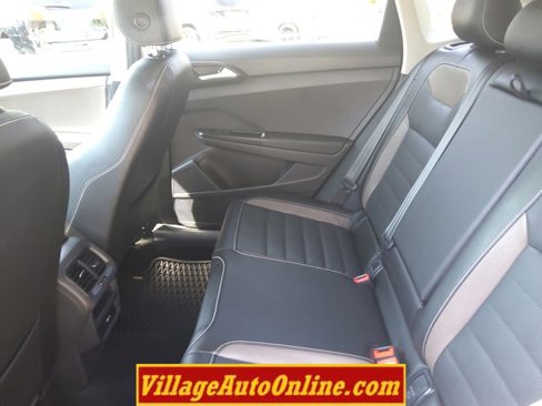 Used 2022 Volkswagen Taos SEL image 25