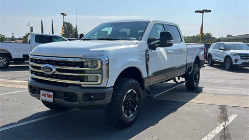New 2026 Ford F250 4x4 Crew Cab Super Duty image 1