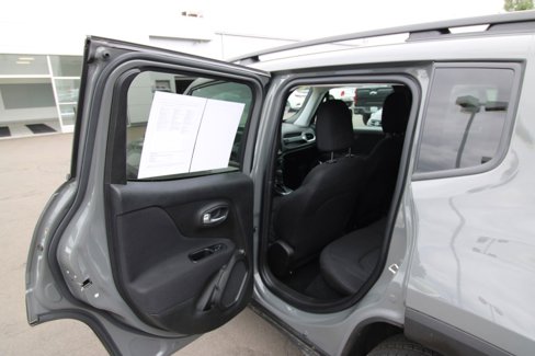 Used 2021 Jeep Renegade Latitude w/ Convenience Group image 26