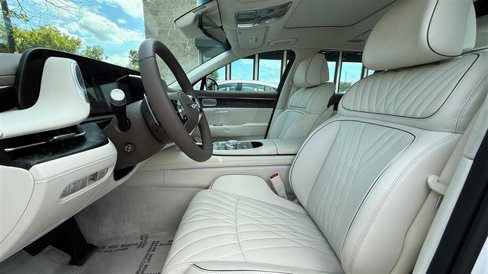 Used 2024 Genesis G90 3.5T image 12