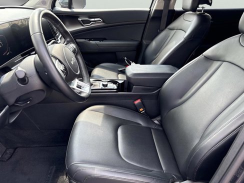 Used 2025 Kia Sportage EX image 23