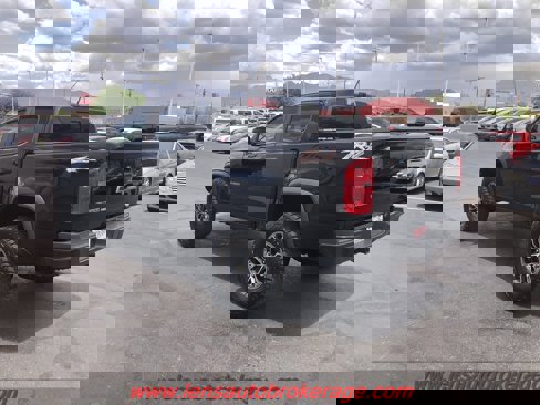 Used 2018 Chevrolet Colorado ZR2 image 6