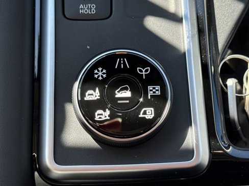 New 2025 Nissan Pathfinder SL image 23
