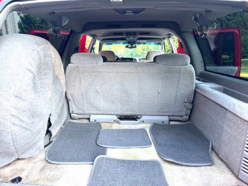 Used 1999 Chevrolet Suburban 4WD w/ Preferred Equipment Group 2 image 25