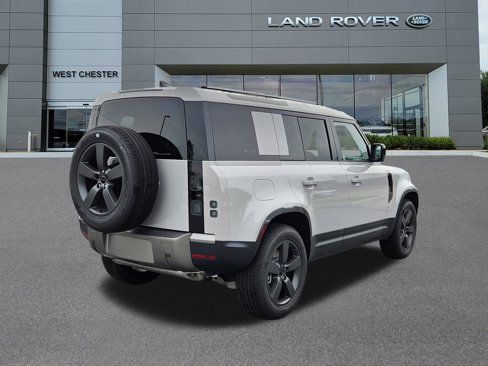 New 2026 Land Rover Defender 110 S image 4