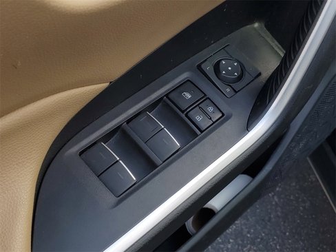 Used 2022 Toyota RAV4 XLE image 13