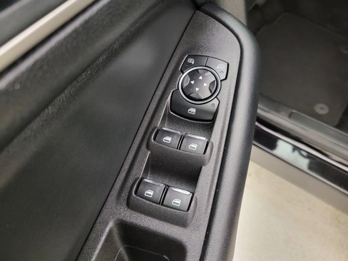 Used 2024 Ford Edge SEL image 26