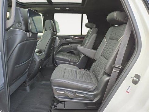 Used 2022 Cadillac Escalade Sport Platinum image 14