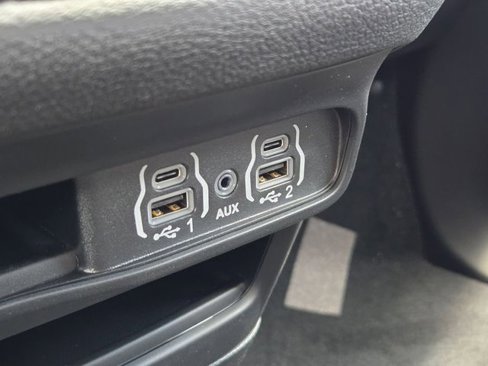 New 2025 Chrysler Pacifica Select image 15