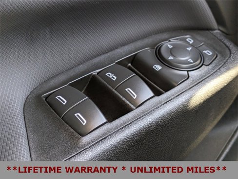 Used 2022 Chevrolet Equinox RS w/ LPO, Floor Liner Package image 28