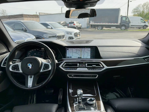 Used 2021 BMW X7 M50i image 18