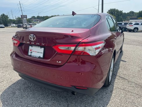 Used 2019 Toyota Camry LE image 3