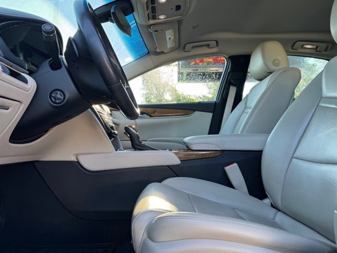 Used 2018 Cadillac XTS Luxury image 12