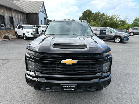 Used 2024 Chevrolet Silverado 2500 Custom w/ Custom Value Package image 10