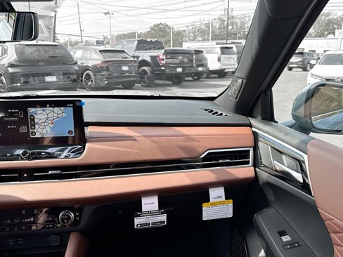 New 2025 Mitsubishi Outlander SEL image 28