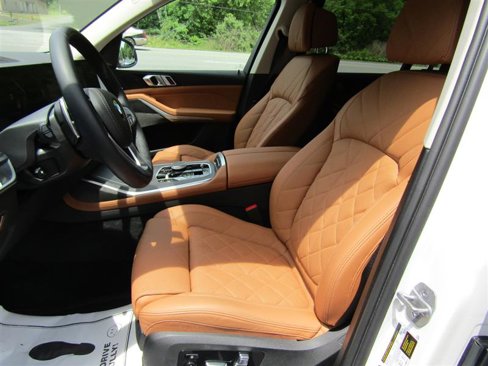 Used 2024 BMW X7 xDrive40i w/ Premium Package image 14