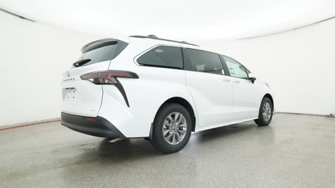 New 2025 Toyota Sienna XLE image 28
