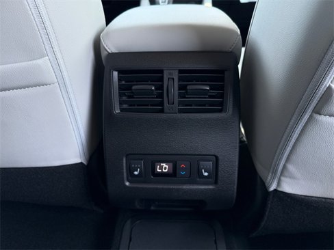 New 2025 Mitsubishi Outlander SEL image 27