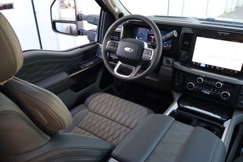 Used 2025 Ford F450 Platinum w/ Platinum Plus Package image 33