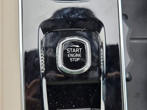 Used 2025 Volvo XC90 T8 Plus w/ Protection Package Premier image 14