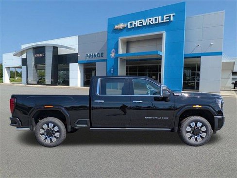New 2026 GMC Sierra 2500 Denali w/ Denali Reserve Package image 3