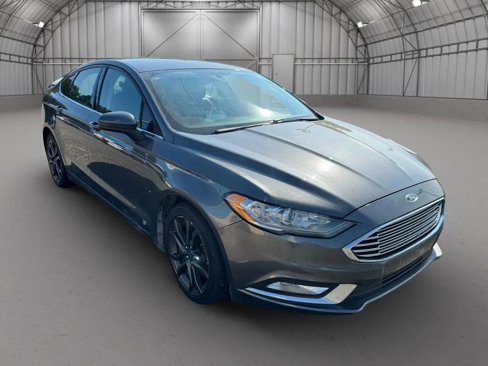 Used 2018 Ford Fusion SE w/ Equipment Group 201A image 8