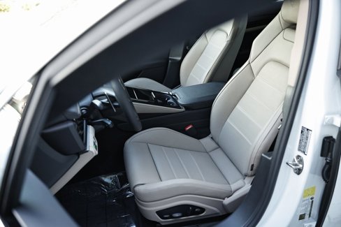 New 2026 Porsche Panamera 4 image 5