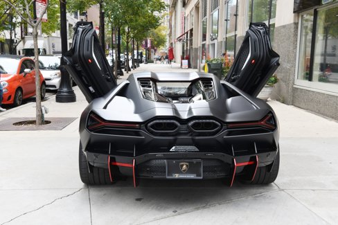 Used 2024 Lamborghini Revuelto image 5