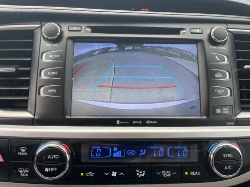 Used 2019 Toyota Highlander XLE image 28