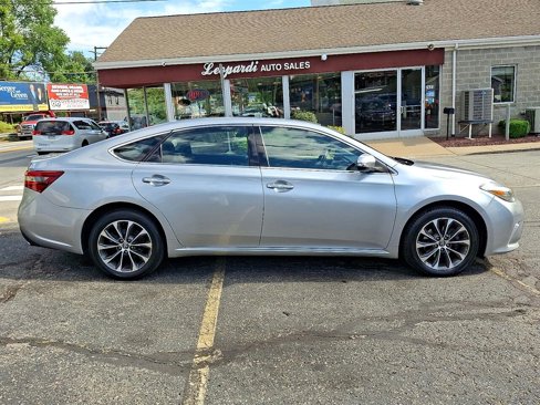 Used 2017 Toyota Avalon XLE image 7