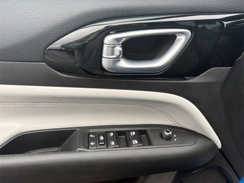 Certified 2024 Jeep Compass Limited image 13