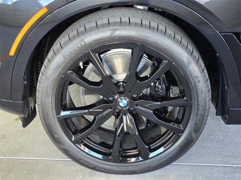 New 2026 BMW X7 M60i w/ Executive Package image 5