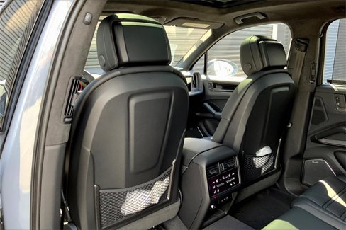 New 2026 Porsche Cayenne GTS image 26