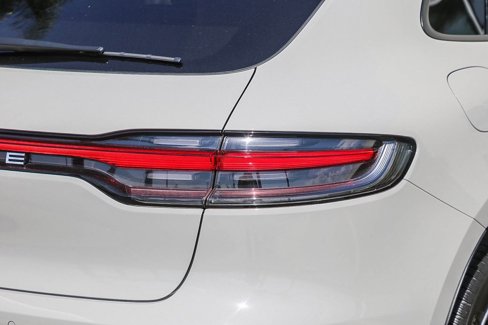 Used 2022 Porsche Macan image 9