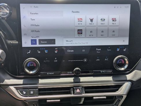 Used 2023 Lexus RX 350 w/ Luxury Package image 15