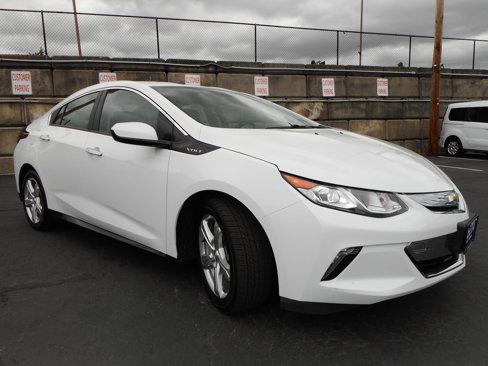 Used 2017 Chevrolet Volt LT image 1