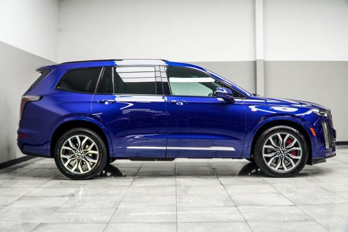 Used 2024 Cadillac XT6 Sport w/ Technology Package image 6
